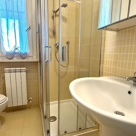 Porto Recanati, Meraviglioso Trilocale Fronte Mare 雷卡纳蒂港