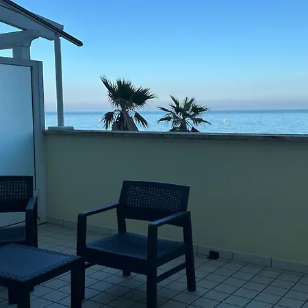 Apartment P046 - Porto Recanati, Meraviglioso Trilocale Fronte Mare Porto Recanati