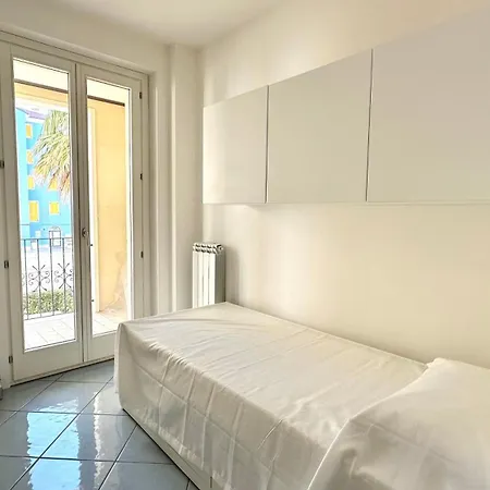 Porto Recanati, Meraviglioso Trilocale Fronte Mare Porto Recanati