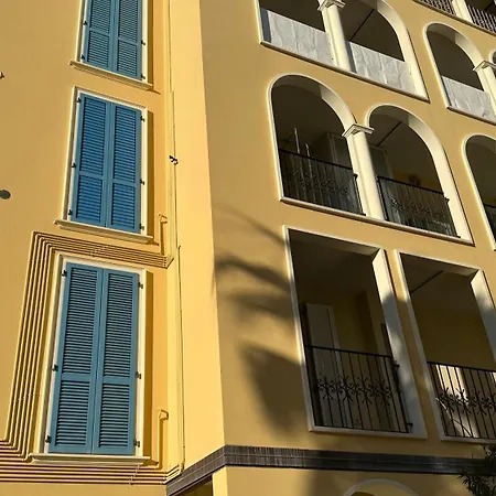 P046 - Porto Recanati, Meraviglioso Trilocale Fronte Mare Apartment *