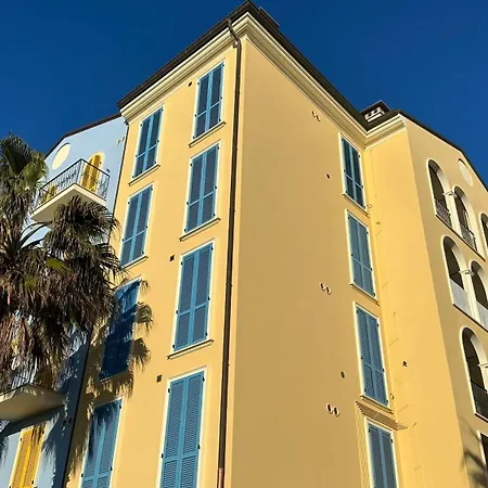 P046 - Porto Recanati, Meraviglioso Trilocale Fronte Mare
